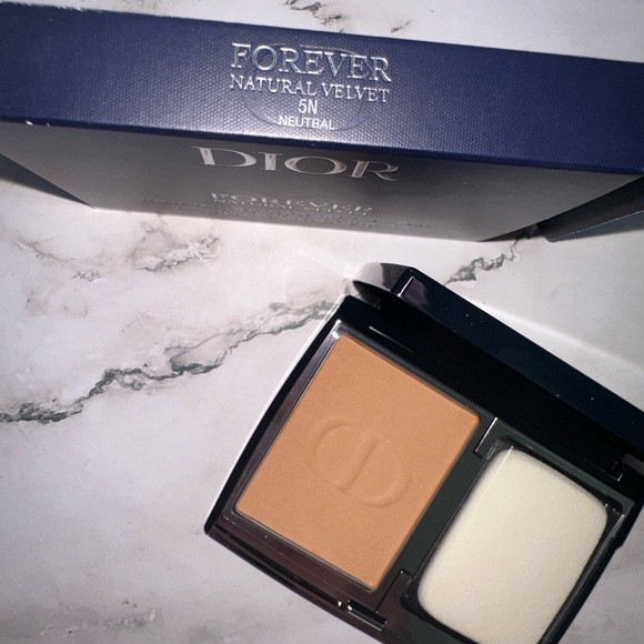 Dior Forever Natural Velvet Powder Foundation in 5N - Picture 3 of 3